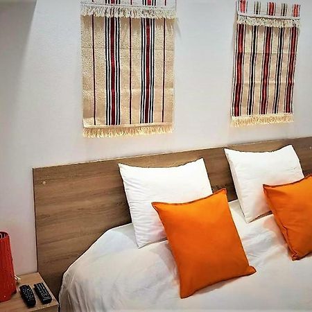 Arts Guest House -Beautiful Villa For 6 Persons Veliko Turnovo Bagian luar foto