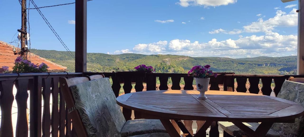 Arts Guest House -Beautiful Villa For 6 Persons Veliko Turnovo Bagian luar foto