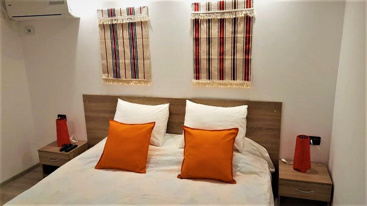Arts Guest House -Beautiful Villa For 6 Persons Veliko Turnovo Bagian luar foto